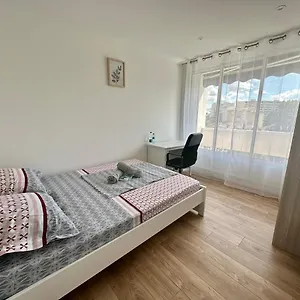 3 - Proche Metro Appartement